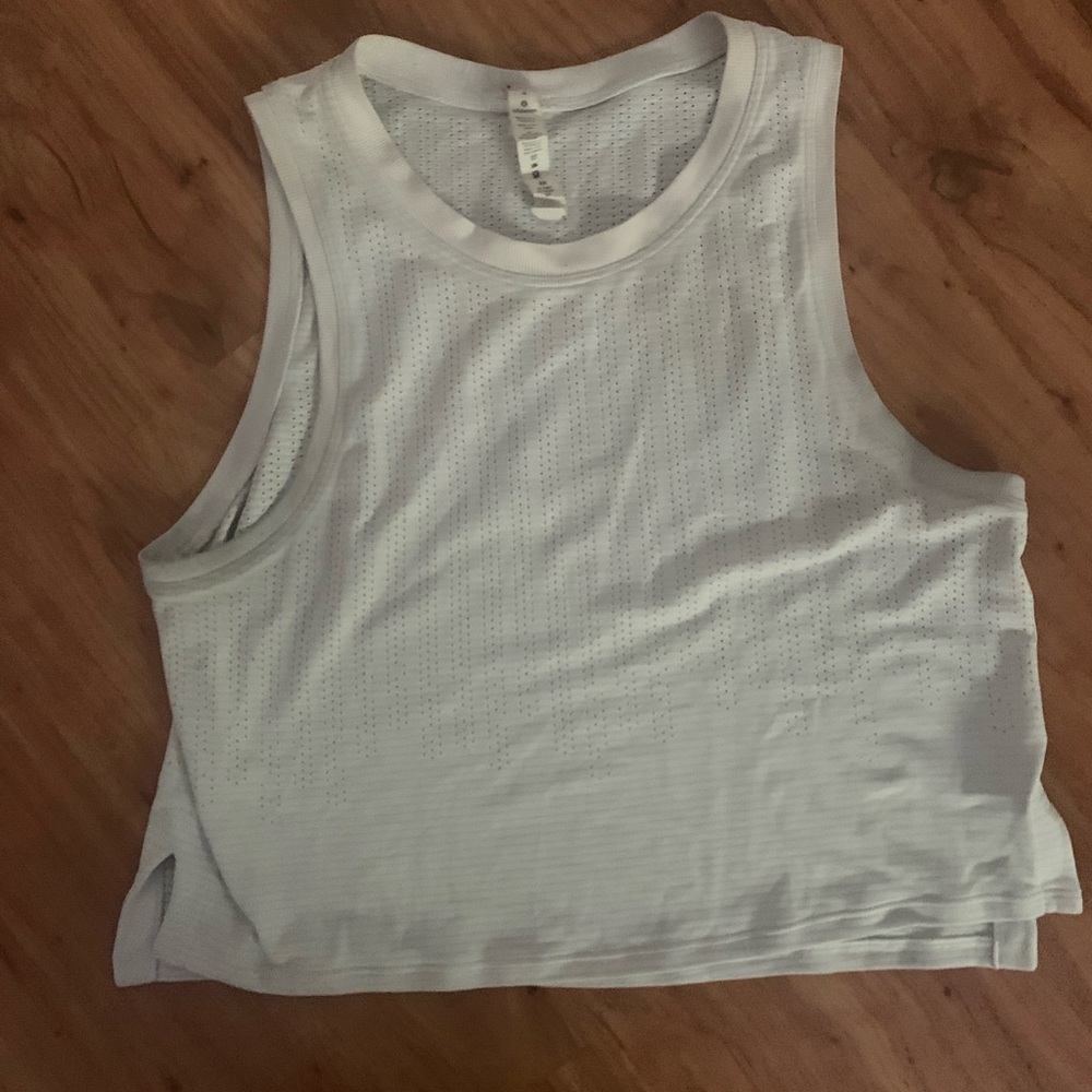 Euc Lululemon Train to Be Tank white 4